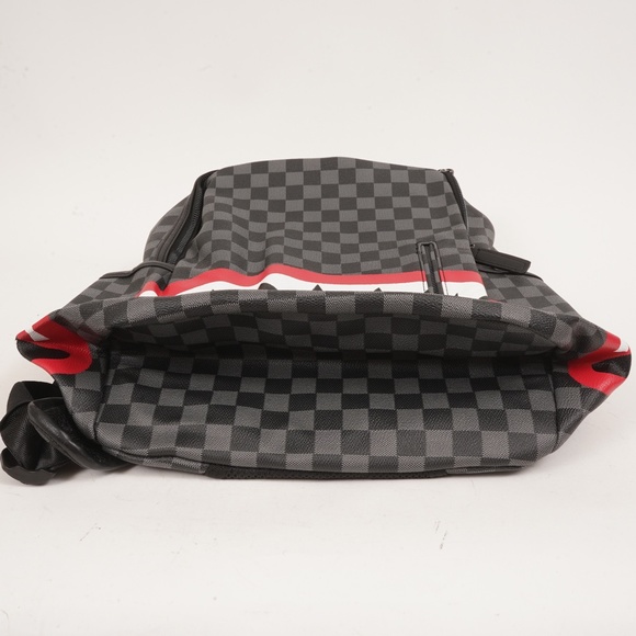 Grey Checkered Pattern Multi-Pocket Shark Teeth Graphic Leather Backpack NWOT - Picture 7 of 11